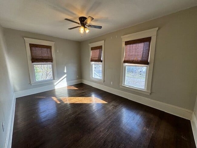 Photo - 1906 Hoyt Ave