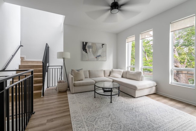 Photo - 723 SE 16th Ct