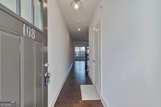 Photo - 108 Cannondale Dr