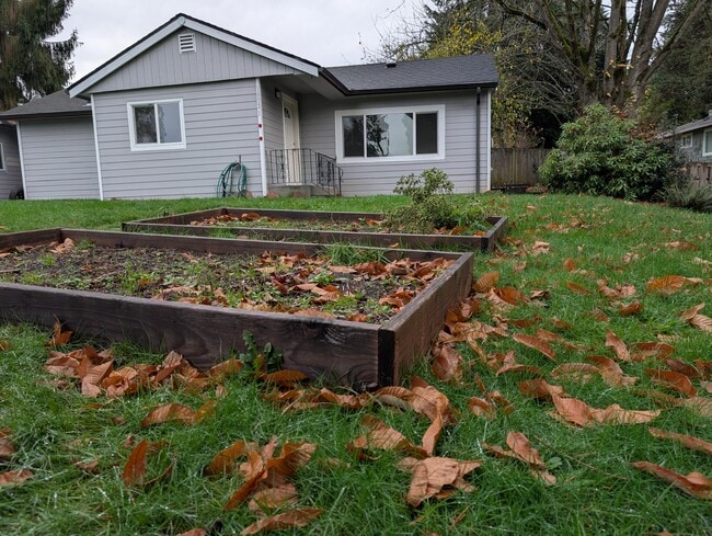 Building Photo - 10331 Wallingford Ave N