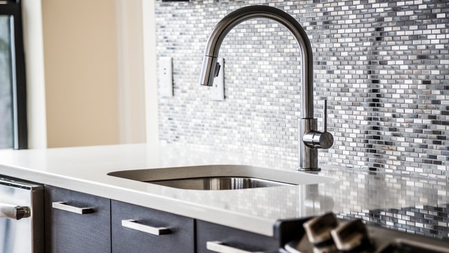 Kitchen faucet with pull down spray head