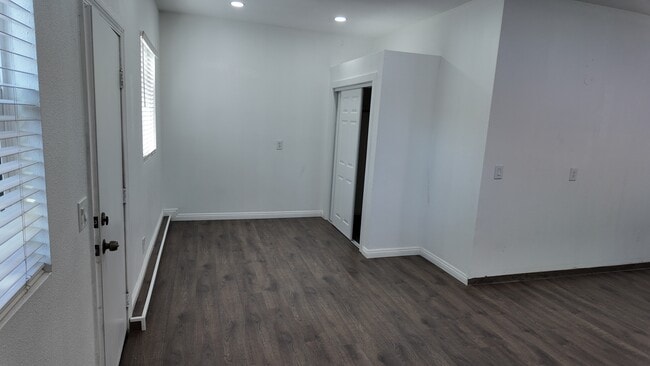 Photo - 6288 Susana St