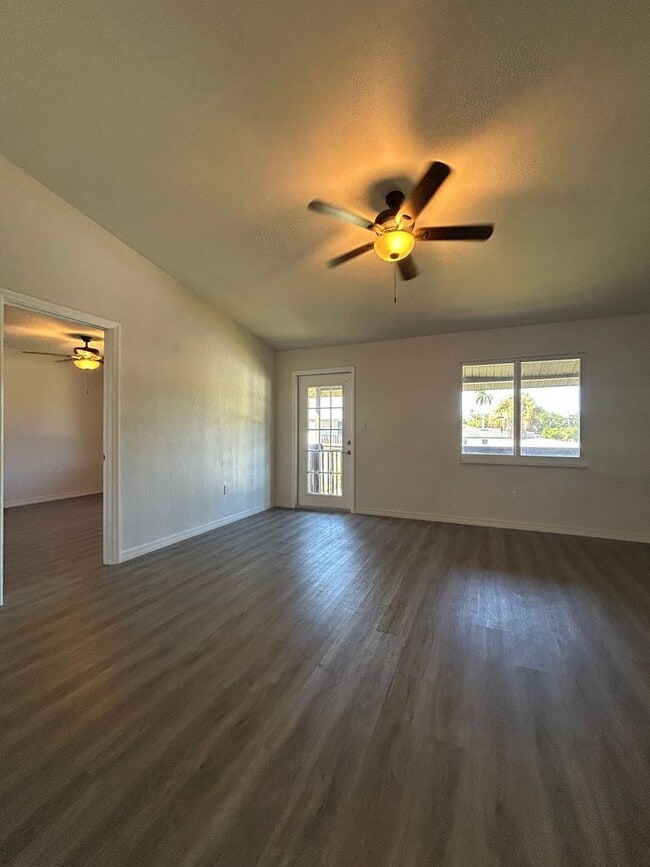 Photo - 2 bed 1 Bath Condo Unidad 3758 Lora Street,  4