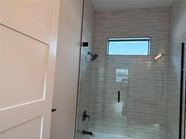 Photo - 2443 Wood St
