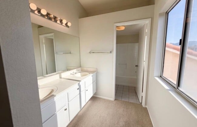 Photo - Charming 4BR House in Rialto