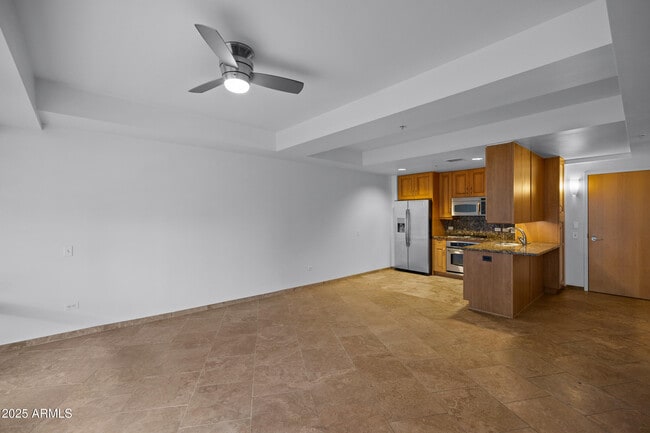 Building Photo - 7137 E Rancho Vista Dr Unit 4003