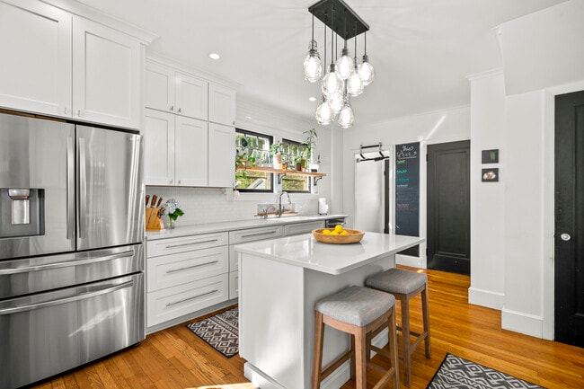 Building Photo - 37 Harmon St