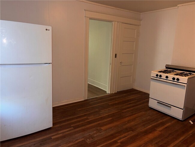 Photo - 100 Fairbanks St