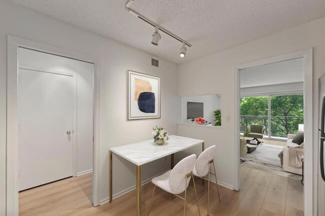 Photo - 210 W Grant St