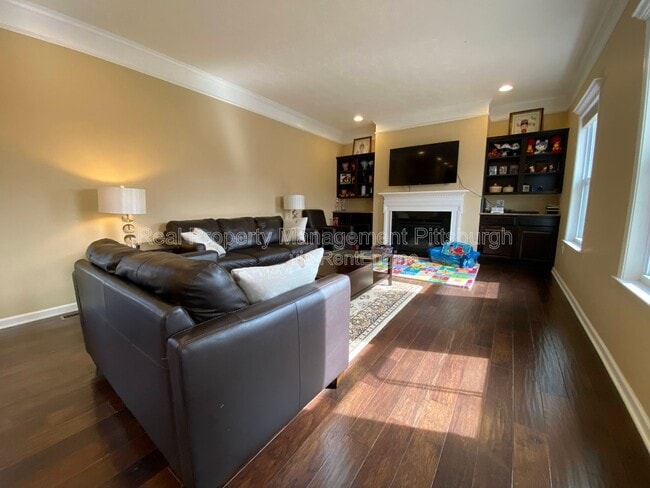 Photo - 449 Beech Dr