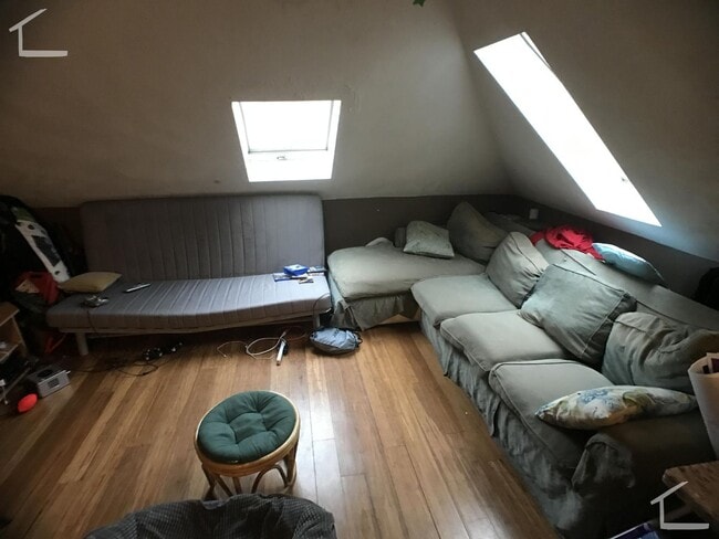 Building Photo - HUGE 4 bed apartment - Allston - 9/1/26 (0.13 miles to Green Line)