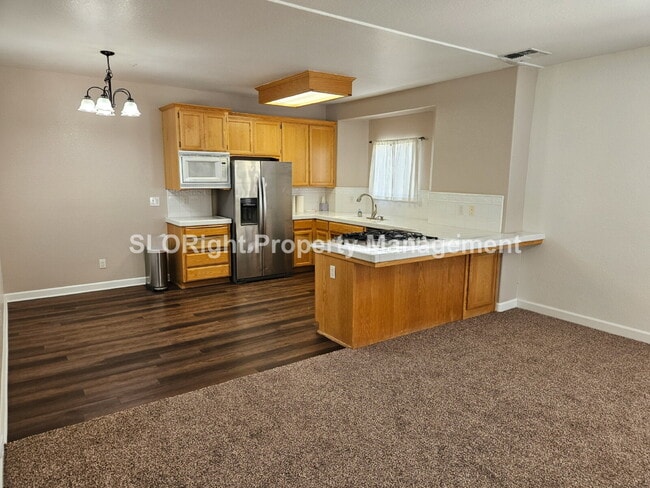 Photo - AVAILABLE AUGUST - Spacious 3 Bed / 2.5 Bath Templeton Condo