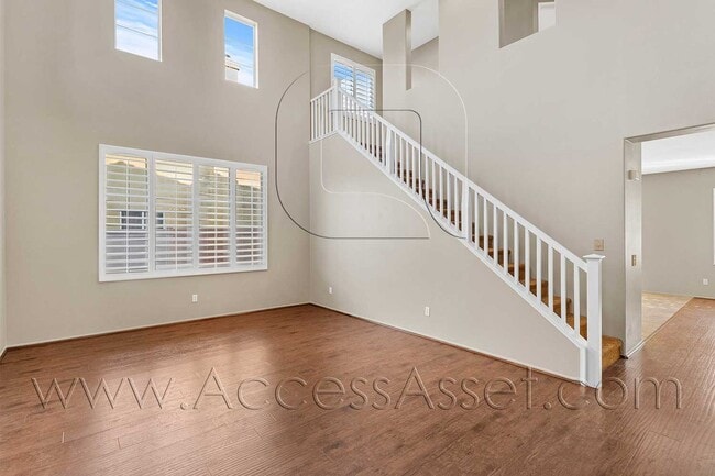 Photo - 1358 Baldwin St