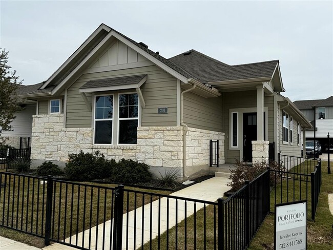 Photo - 201 Pinnacle Ln