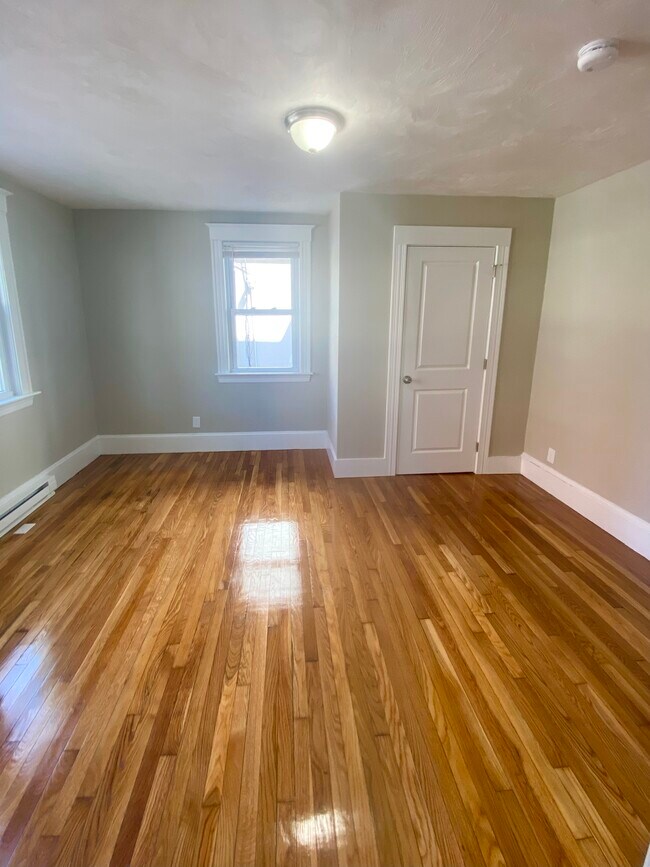 39 Salem St Unit 1