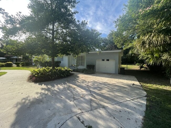 Photo - Close to Campus