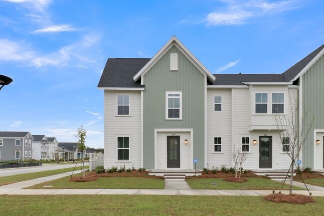 Building Photo - 268 Symphony Ave