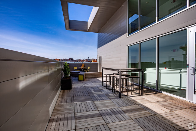 Building Photo - Terrace on Walnut Rental