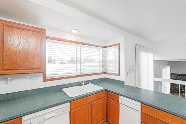 Photo - PURE Property Management presents: Beautiful 4 Bedroom Home Near Foxtail Golf Course!