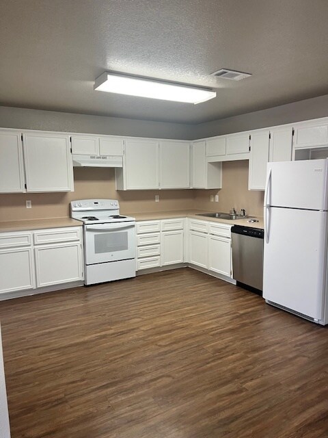 Photo - 2103 Agate Dr