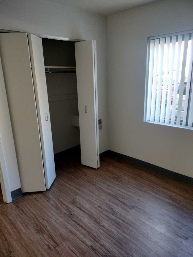 Photo - Peterson Plaza