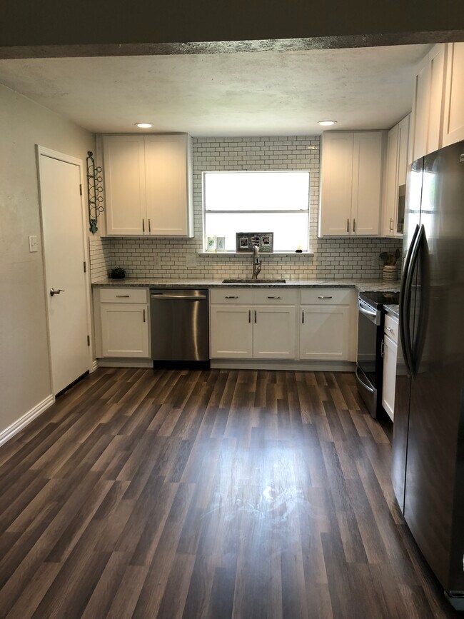 Photo - 6413 Moonglow Ln