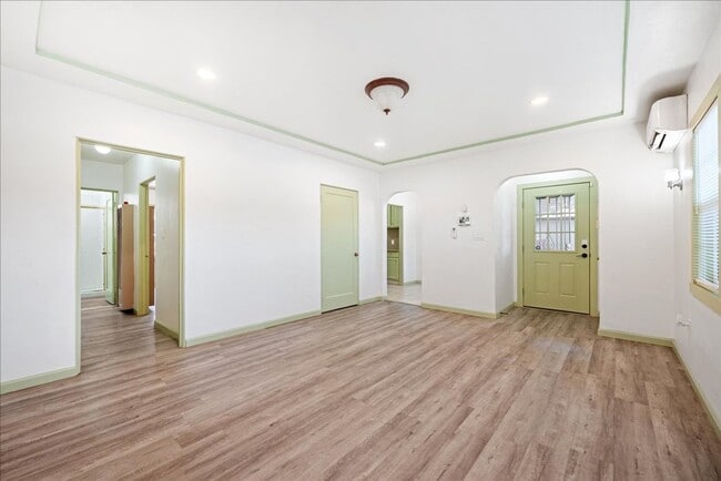 Photo - 1305 W St