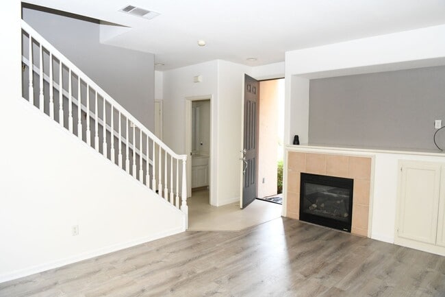 Photo - 2145 Kingsbury Cir