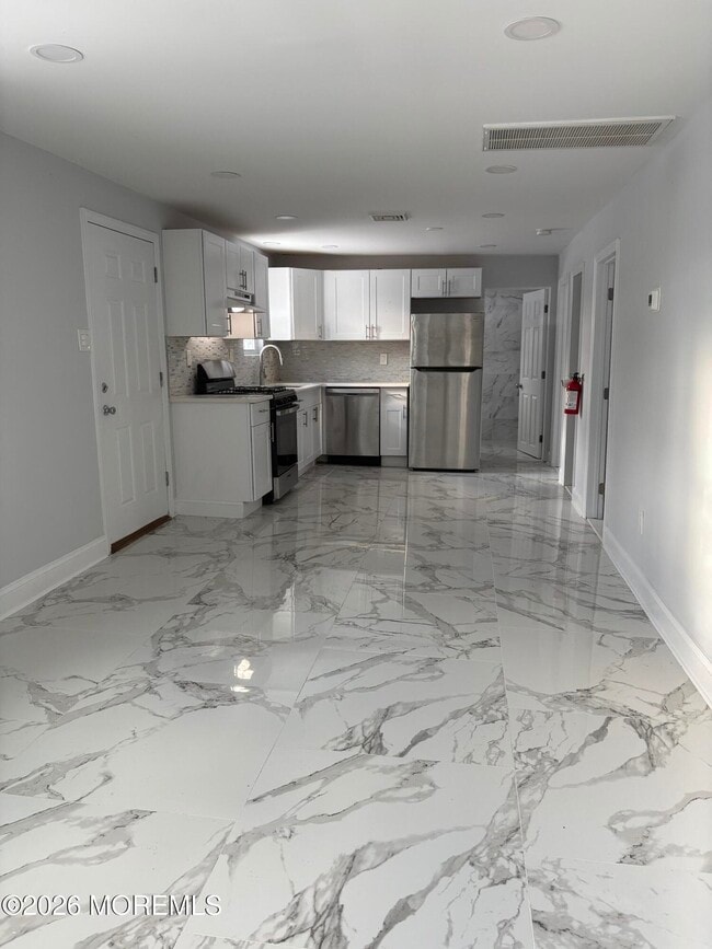 Photo - 105 Floyd Ln