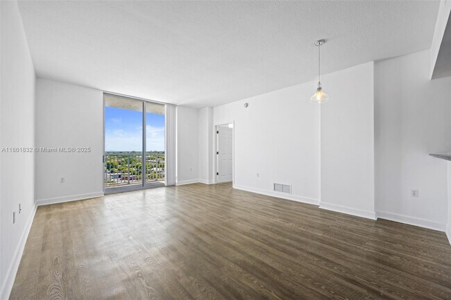 Building Photo - 140 S Dixie Hwy Unit 835 Rental