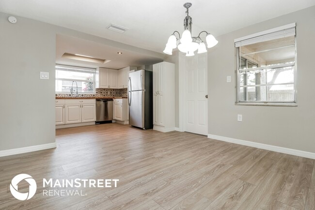 Photo - 9025 Collage Ln