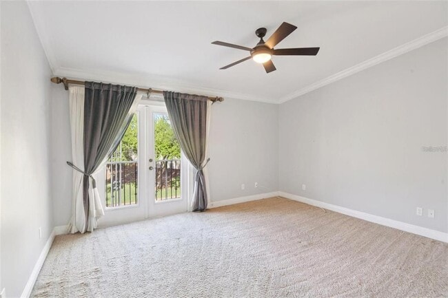 300 Valencia Cir