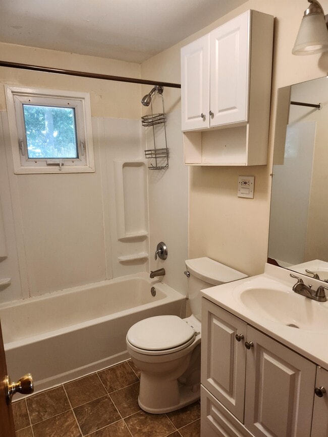 Photo - 107 Cumpstone Dr