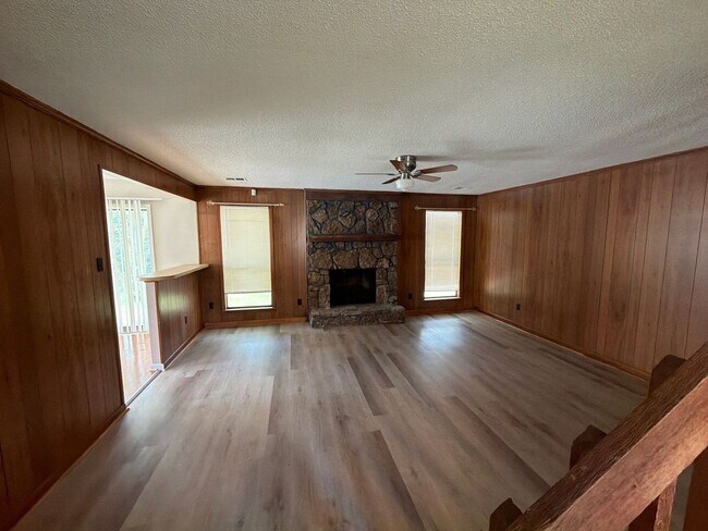 Photo - 2253 Mangum Rd