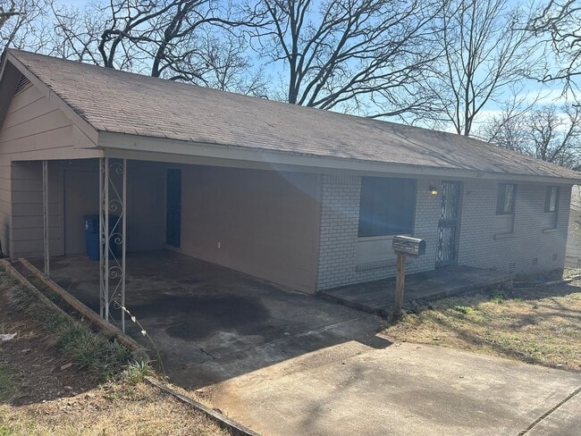 Photo - 3 Bedroom 1 1/2 Bath