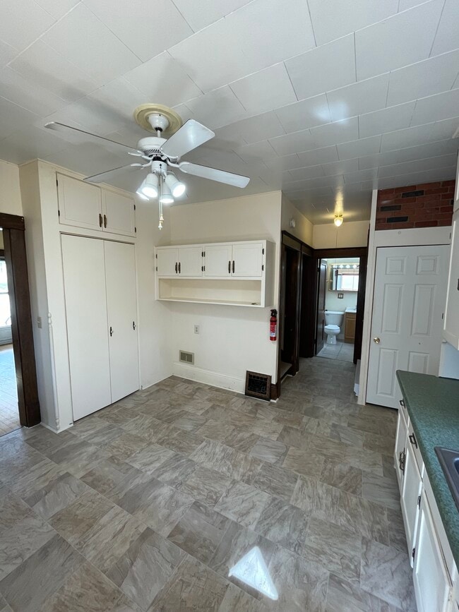 Photo - 1042 Main St