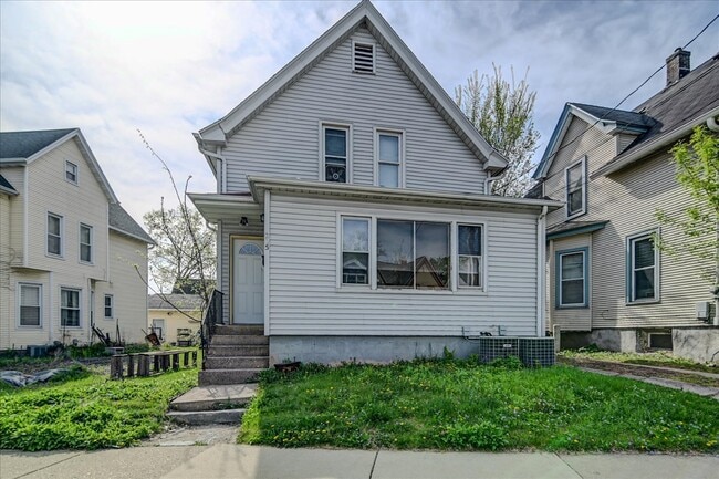 Building Photo - 205 S Fair Oaks Ave Unit 205 South Fair Oaks Ave