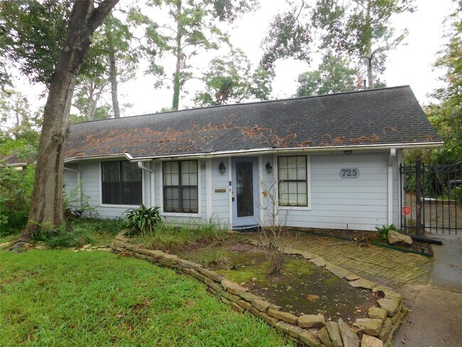 Photo - 725 W 42nd St