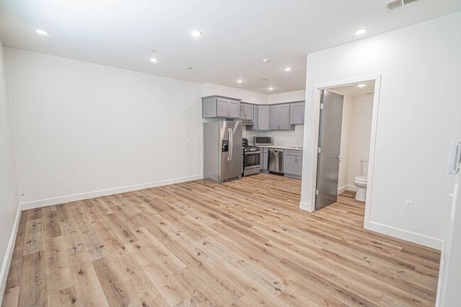 Photo - 14550 Burbank Blvd Unit 105