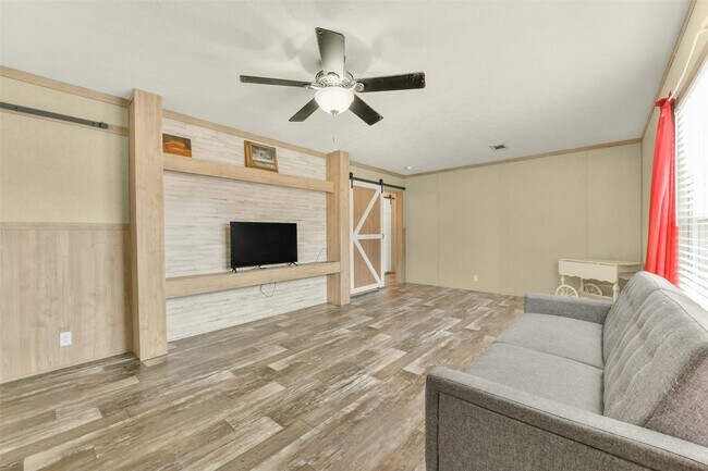 1566 County Rd 610