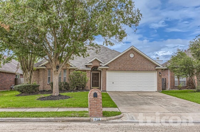 Photo - 814 Robins Way