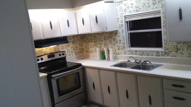 Photo - 17405 Brinkerhoff Ln House