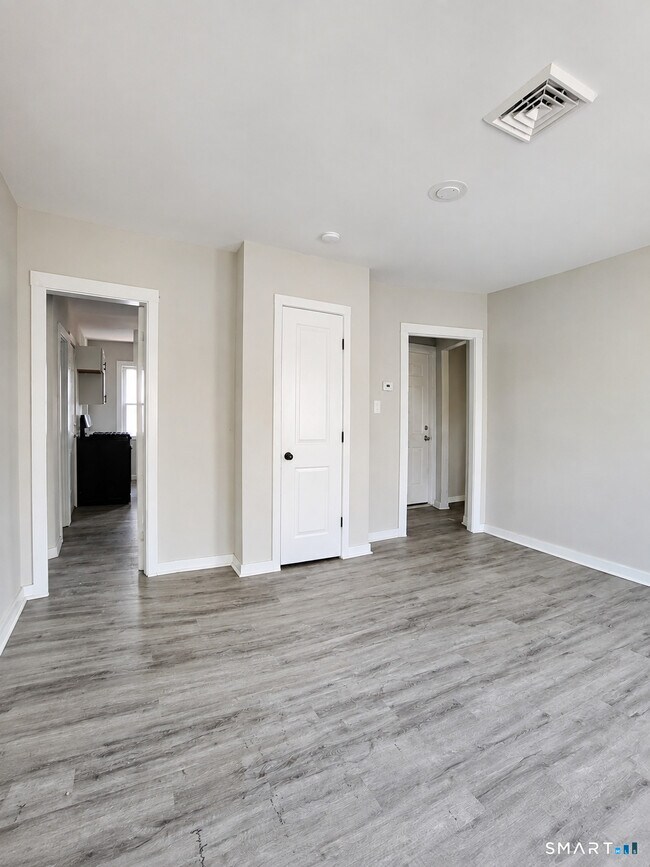 187 Hart St Unit 3