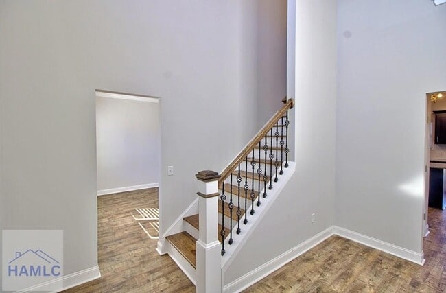 Photo - 326 Fairview Cir