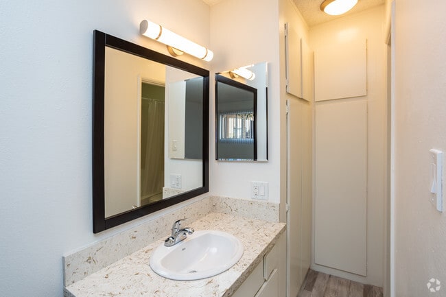 2BR, 2BA - 1150 SF - #248