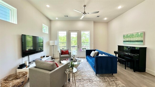 Photo - 1216 W 21st St