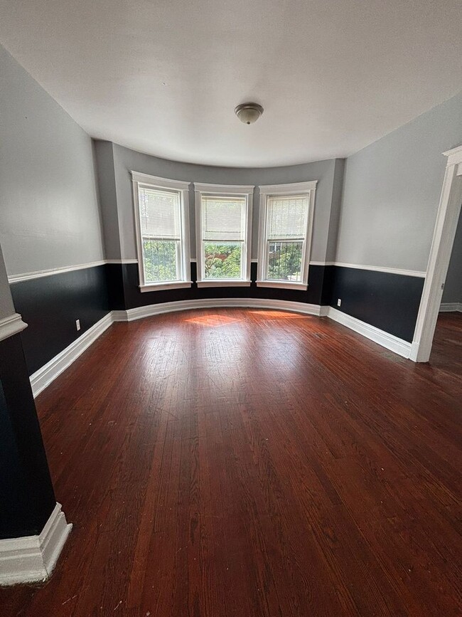 Building Photo - SANGAMON_7807 Unit 2