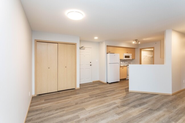 Photo - Lonsdale Court