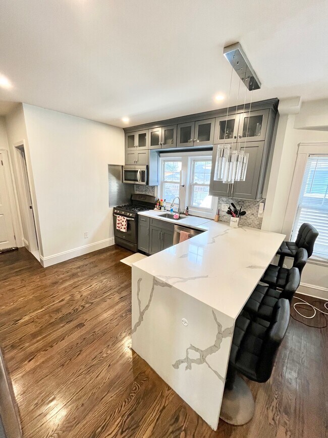 Photo - 220 Faneuil St Unidad 1