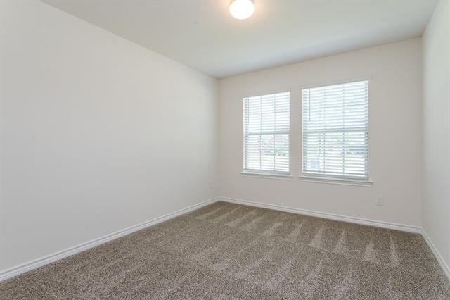 Photo - 406 Saddle Club Way
